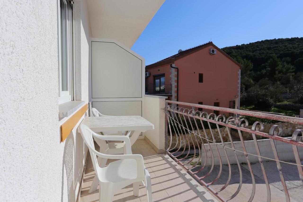 Apartments By The Sea Slatine, Ciovo - 14541 Eksteriør billede
